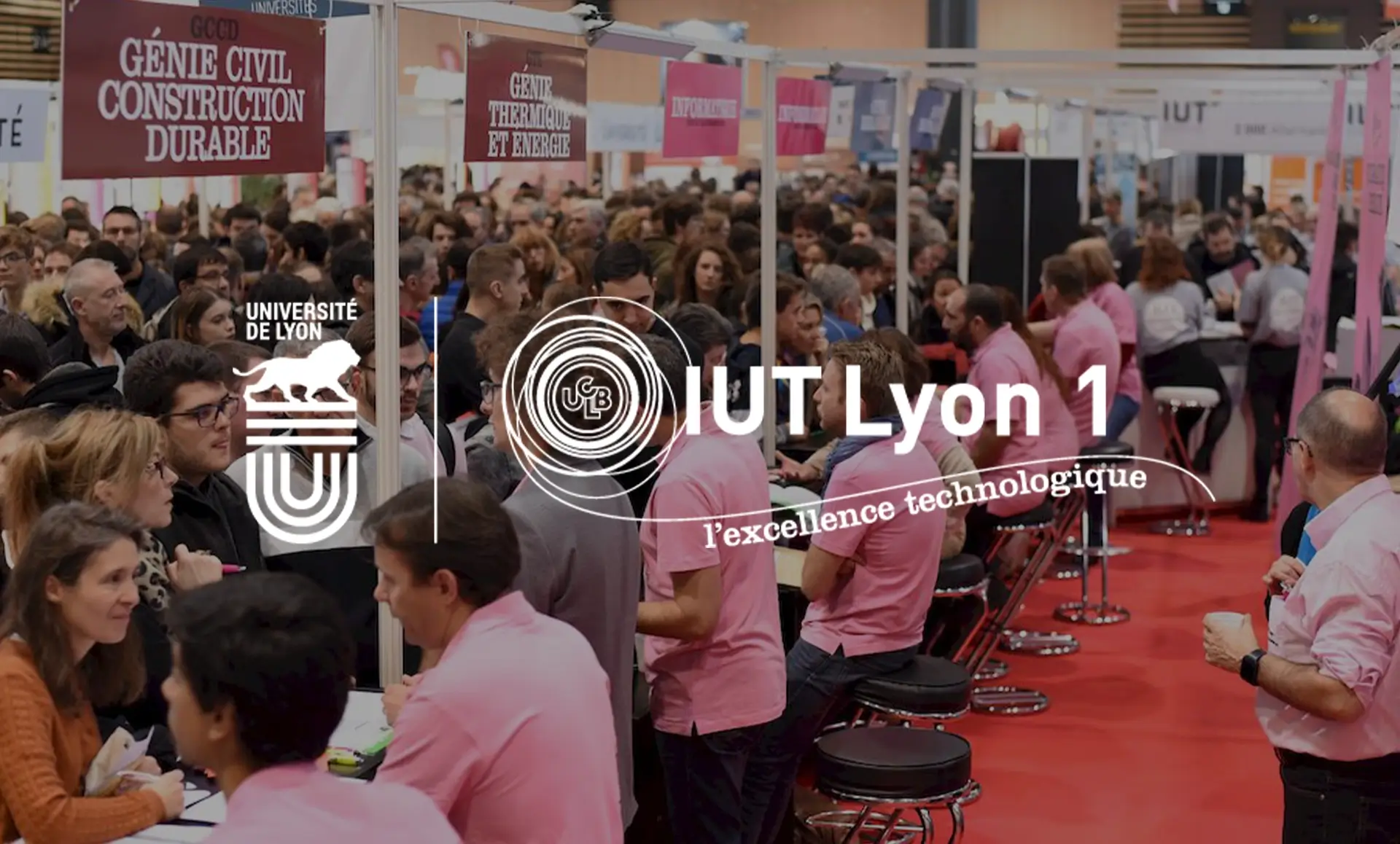 Stand de l'IUT Lyon 1 à un salon universitaire