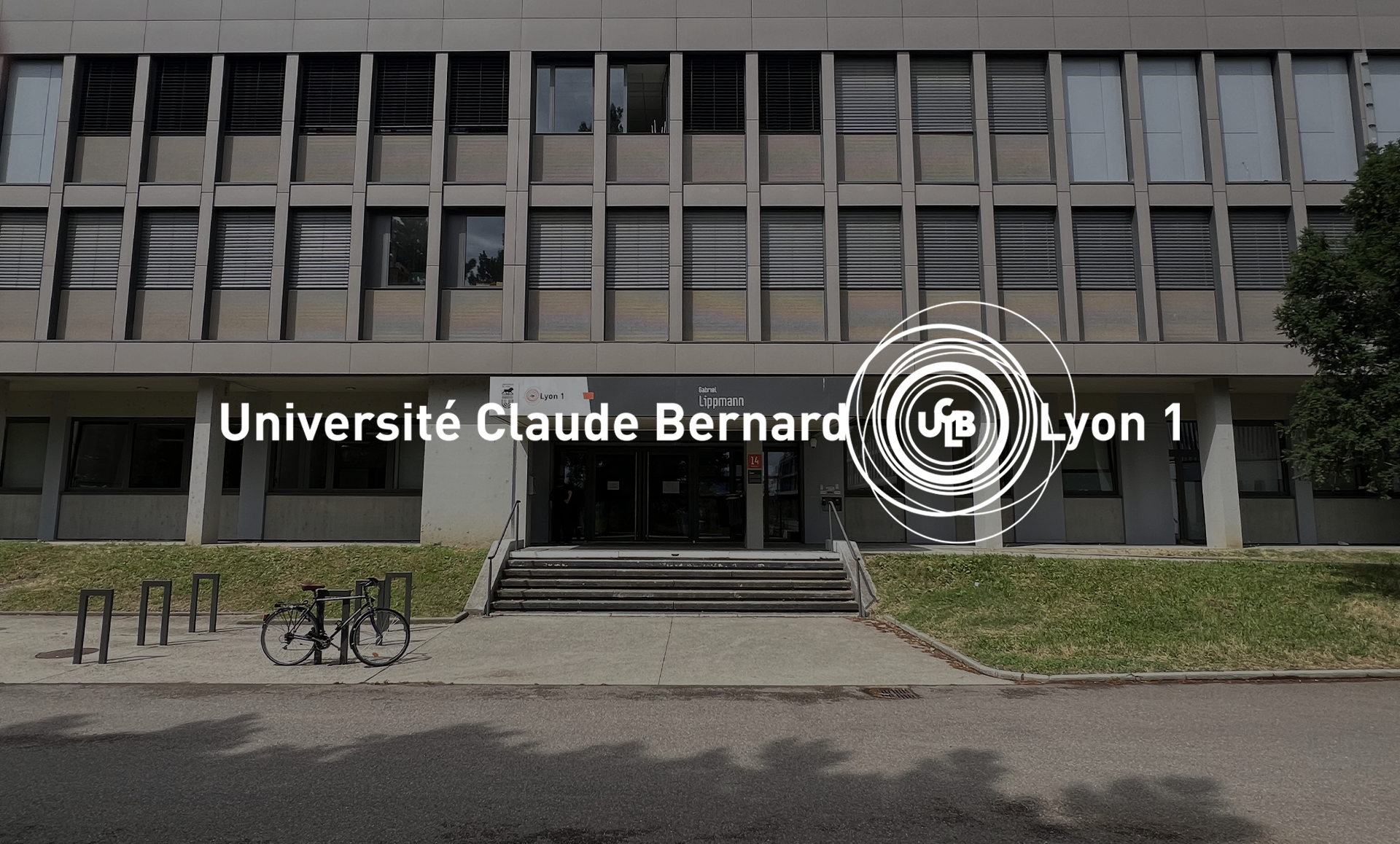 Logo et signalétique sur bâtiments du campus UCBL Lyon 1