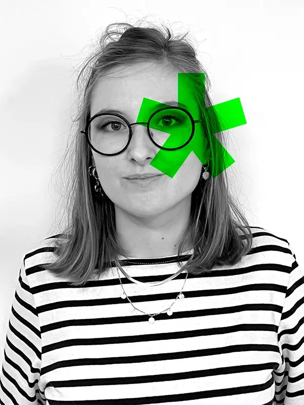 Photos des membres de l'équipe : Camille, Designer graphique - print & digital