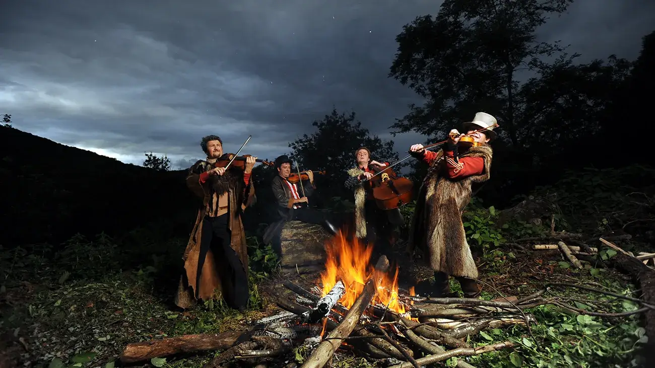 Photo du Quatuor Debussy édition 2013- tziganes autour du feu