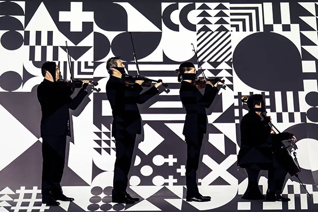 Photo du Quatuor Debussy édition 2023-2025 - projection image formes graphiques
